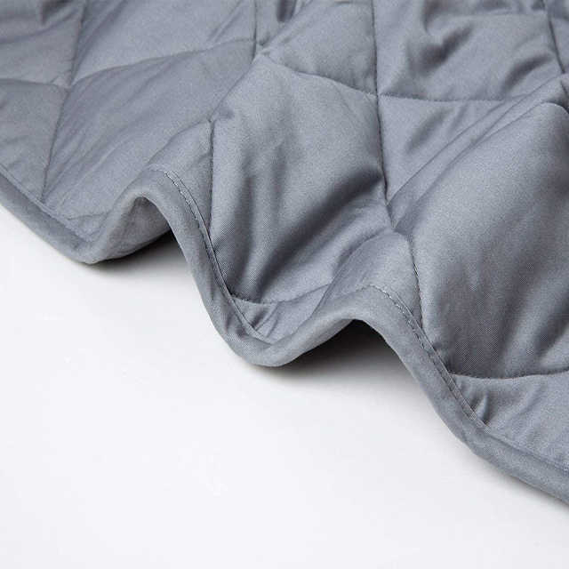 שמיכת כובד עשויה 100% כותנה טבעית, מוסמכת Oeko-Tex (תקן הסמכה בינלאומי למוצרי טקסטיל)
